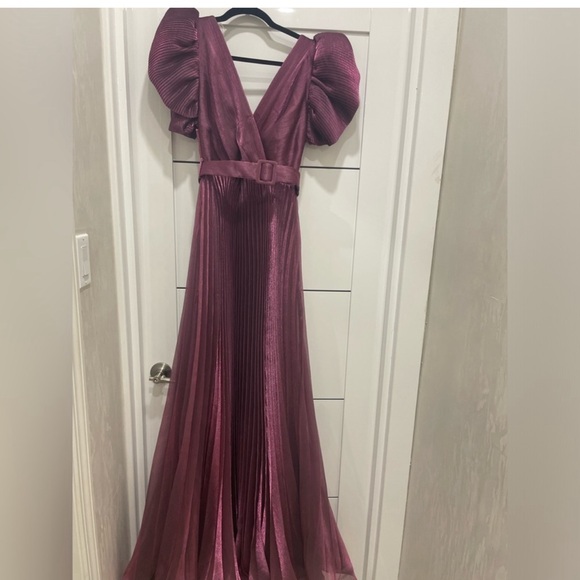 COPY - dress looks brand new I only wear it one time no tag - Picture 1 of 3